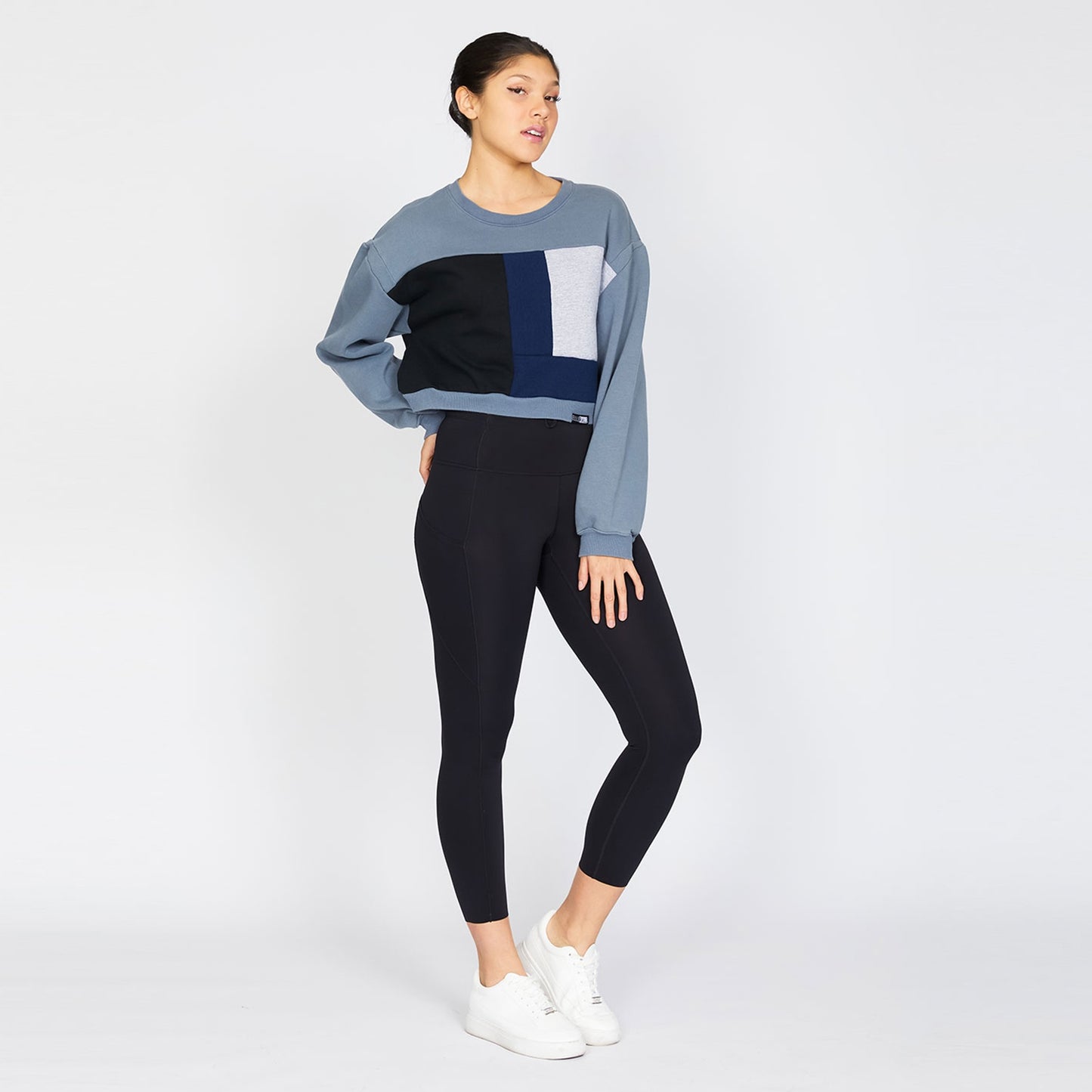 Crop Crewneck Sweatshirt in Grey & Navy (L)