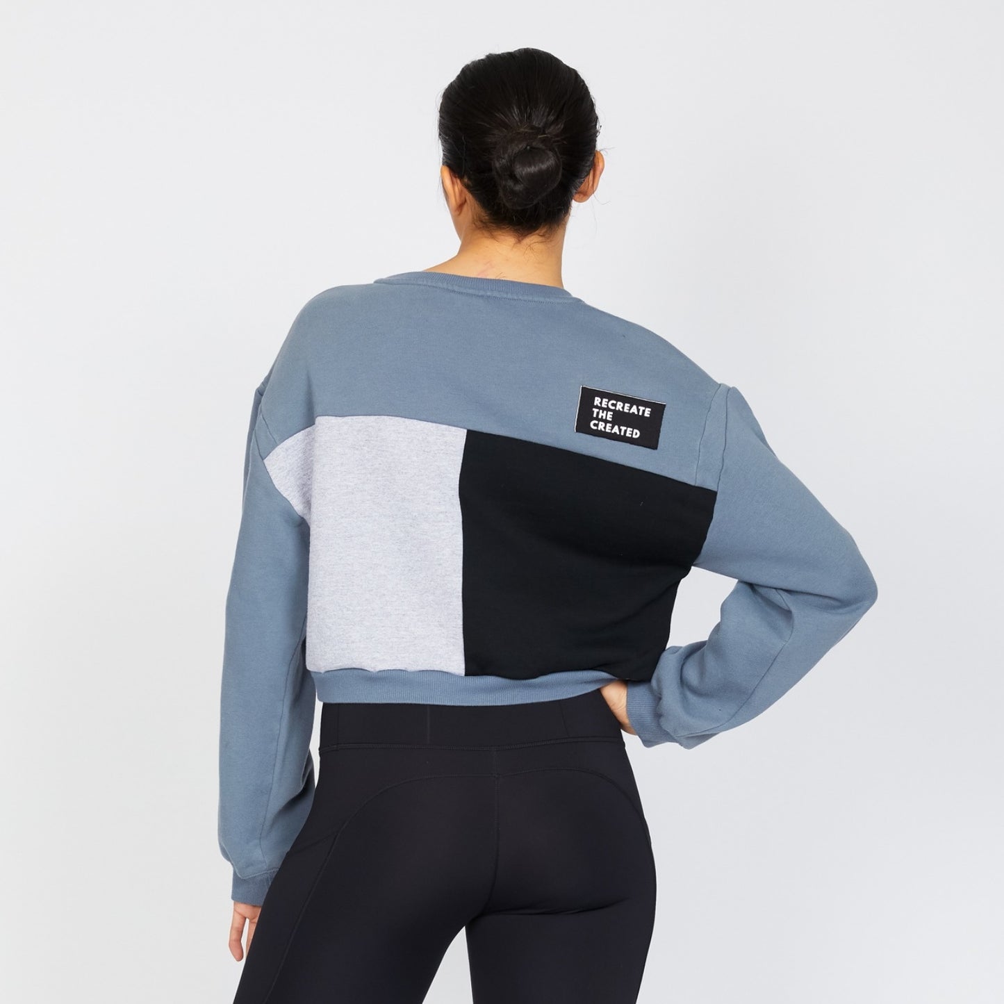 Crop Crewneck Sweatshirt in Grey & Navy (L)